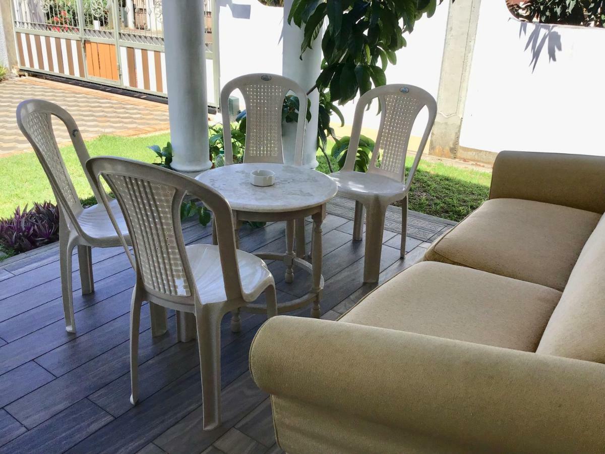 Cardamon Villa Is A 2 Bedroom With 1 Bathroom And Seperate Toilet Detached House With Ac And Swimming Pool , 5 Minutes Walk From Flic En Flac Public Beach Flic en Flac Exterior foto